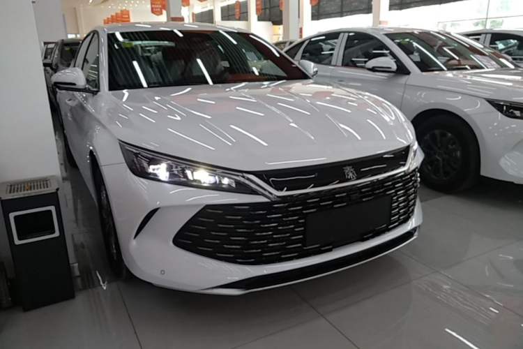 Used BYD Qin L 2026 DM-i 128KM Progressive Edition Front Right 45 Deg