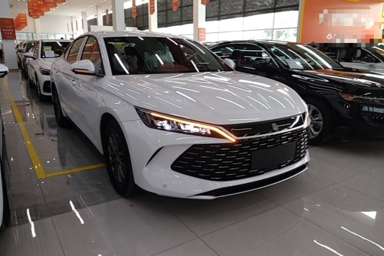 Used BYD Qin L 2026 DM-i 128KM Progressive Edition Front Right 45 Deg