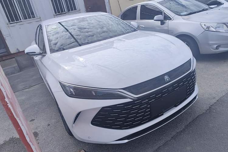 Used BYD Qin L 2026 DM-i 128KM Progressive Edition Front Right 45 Deg