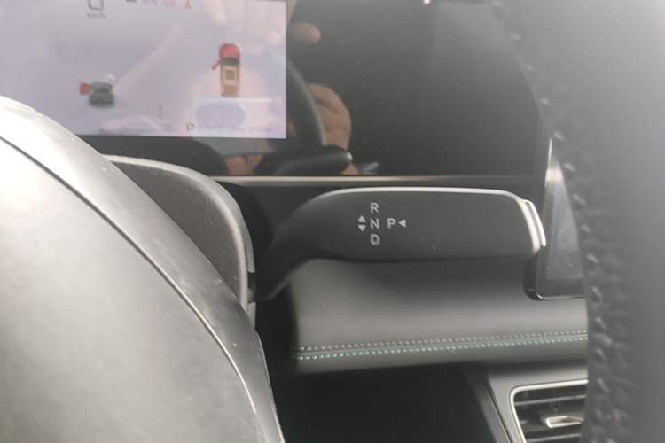 Used BYD Qin L 2026 Model DM-i 210KM Beyond Version Gear Lever