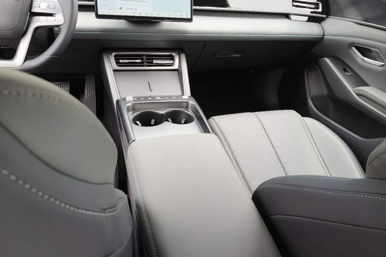 Used BYD Qin L 2026 DM-i 128KM Leading Edition Gear Lever
