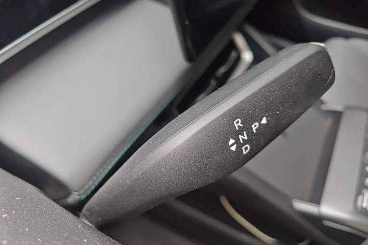 Used BYD Qin L 2026 Model DM-i 210KM Beyond Version Gear Lever