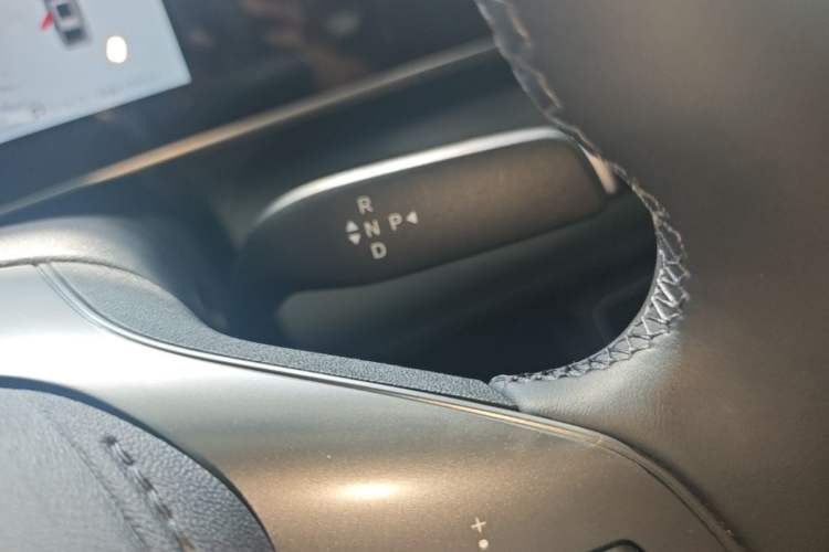 Used BYD Qin L 2026 Model DM-i 210KM Beyond Version Gear Lever