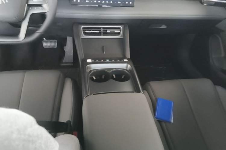 Used BYD Qin L 2026 DM-i 128KM Leading Edition Gear Lever