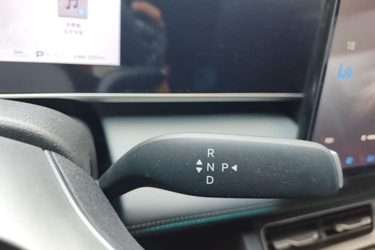Used BYD Qin L 2026 Model DM-i 210KM Beyond Version Gear Lever