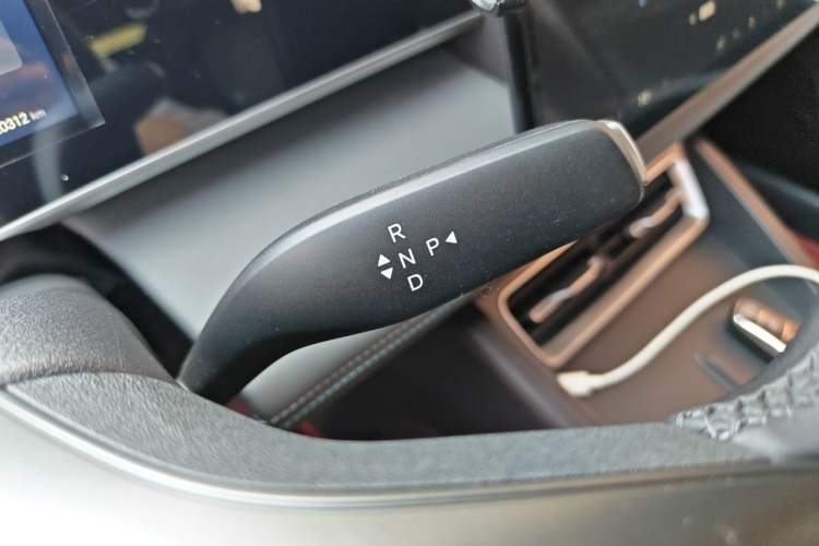 Used BYD Qin L 2026 DM-i 128KM Leading Edition Gear Lever