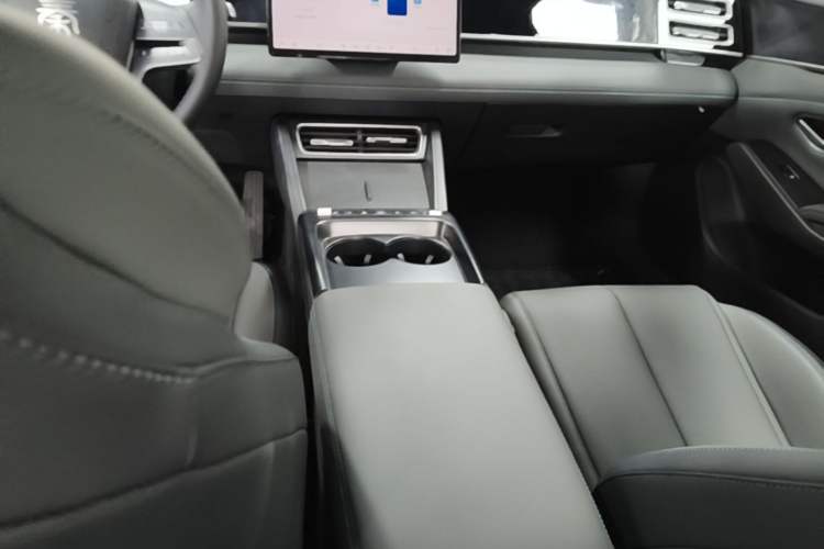 Used BYD Qin L 2026 DM-i 128KM Leading Edition Gear Lever