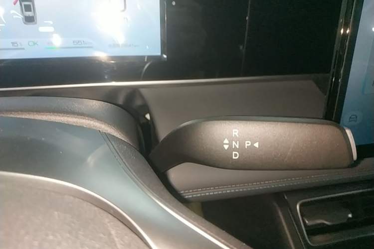Used BYD Qin L 2026 DM-i 128KM Progressive Edition Gear Lever