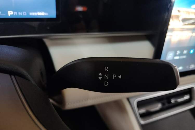 Used BYD Qin L 2026 Model DM-i 210KM Beyond Version Gear Lever
