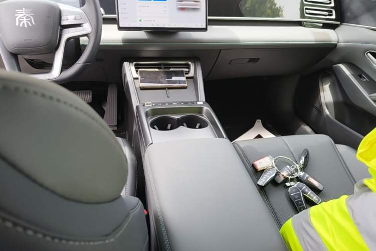 Used BYD Qin L 2026 DM-i 128KM Leading Edition Gear Lever