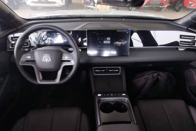 Used BYD Qin L 2026 DM-i 128KM Leading Edition Interior 2
