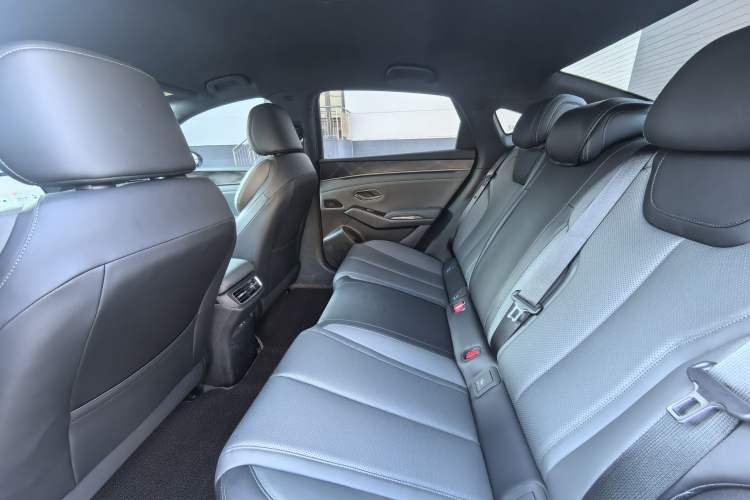 Used BYD Qin L 2026 DM-i 128KM Progressive Edition Interior 2