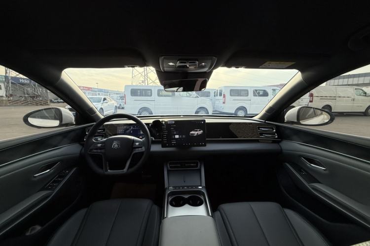 Used BYD Qin L 2026 DM-i 128KM Leading Edition Interior 4