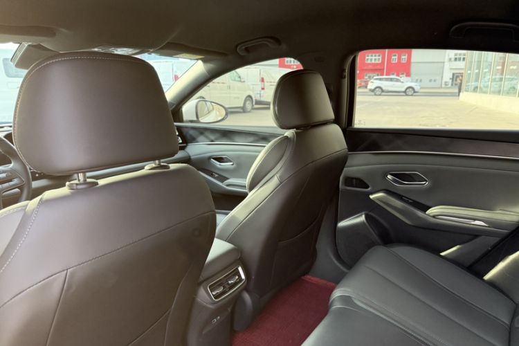 Used BYD Qin L 2026 DM-i 128KM Leading Edition Interior 5