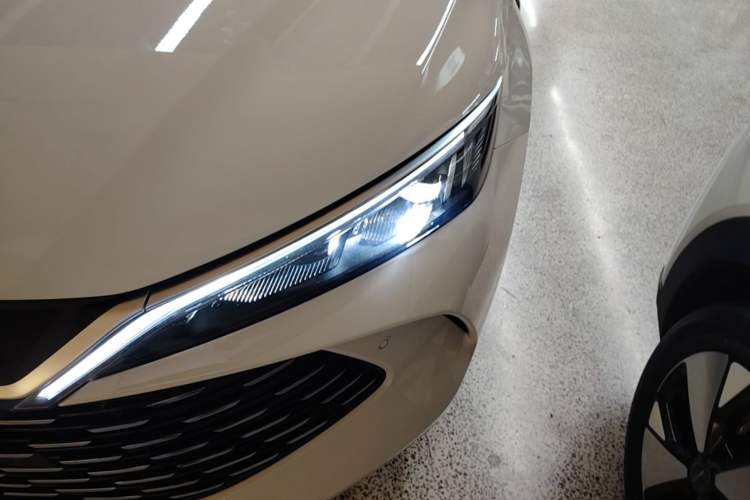 Used BYD Qin L 2026 Model DM-i 210KM Beyond Version Left Front Headlight