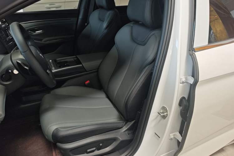 Used BYD Qin L 2026 Model DM-i 210KM Beyond Version Left Front Seat