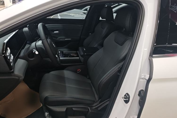 Used BYD Qin L 2026 DM-i 128KM Progressive Edition Left Front Seat