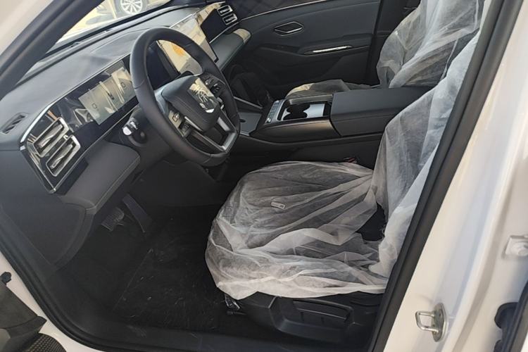 Used BYD Qin L 2026 DM-i 128KM Progressive Edition Left Front Seat