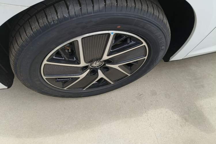 Used BYD Qin L 2026 DM-i 128KM Leading Edition Left Front Wheel Hub