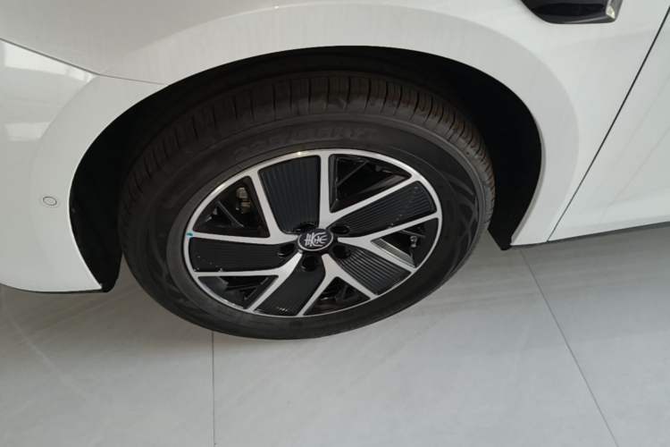 Used BYD Qin L 2026 DM-i 128KM Leading Edition Left Front Wheel Hub
