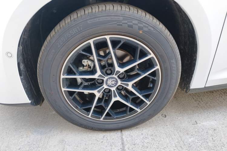 Used BYD Qin L 2026 Model DM-i 210KM Beyond Version Left Front Wheel Hub
