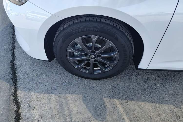 Used BYD Qin L 2026 DM-i 128KM Progressive Edition Left Front Wheel Hub