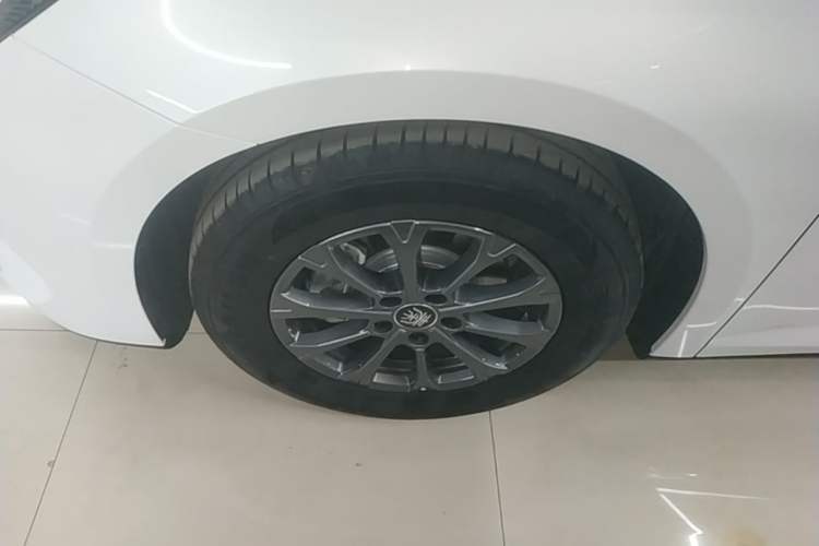 Used BYD Qin L 2026 DM-i 128KM Progressive Edition Left Front Wheel Hub
