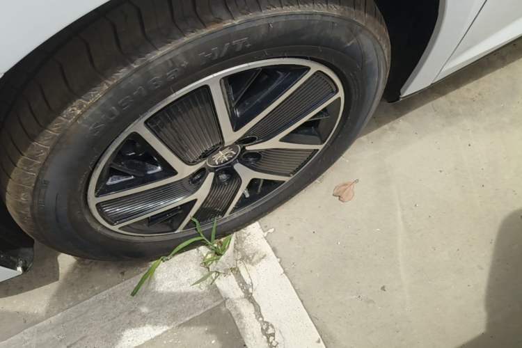 Used BYD Qin L 2026 DM-i 128KM Leading Edition Left Front Wheel Hub
