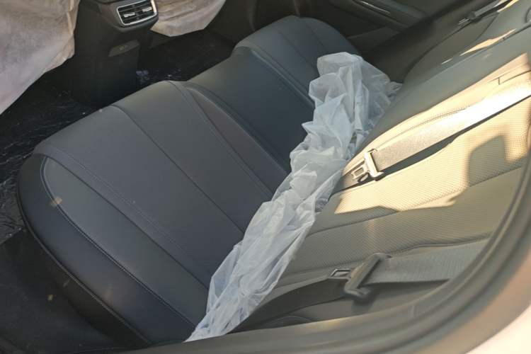 Used BYD Qin L 2026 DM-i 128KM Progressive Edition Left Rear Seat
