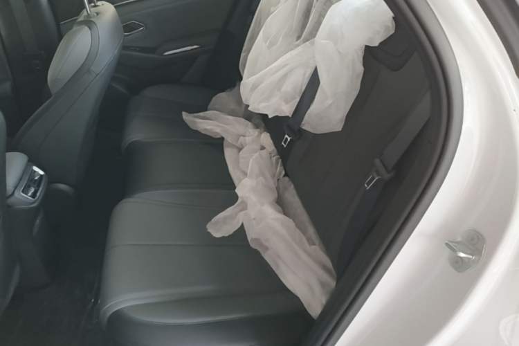 Used BYD Qin L 2026 DM-i 128KM Leading Edition Left Rear Seat