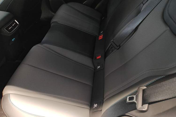 Used BYD Qin L 2026 DM-i 128KM Leading Edition Left Rear Seat