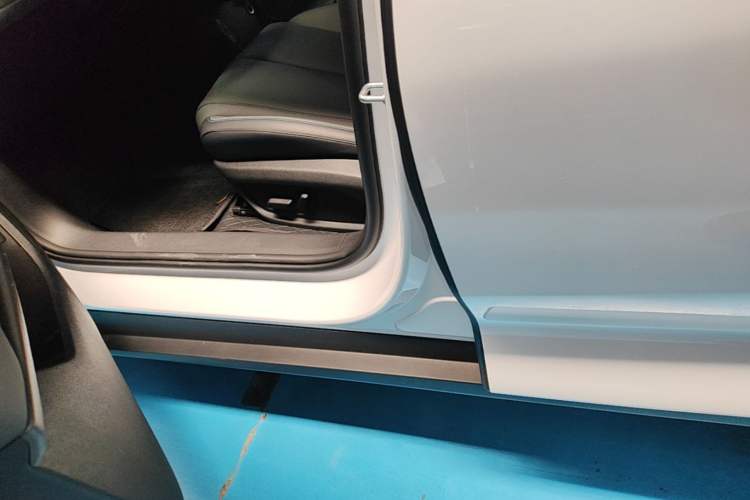 Used BYD Qin L 2026 DM-i 128KM Leading Edition Left Side Sill