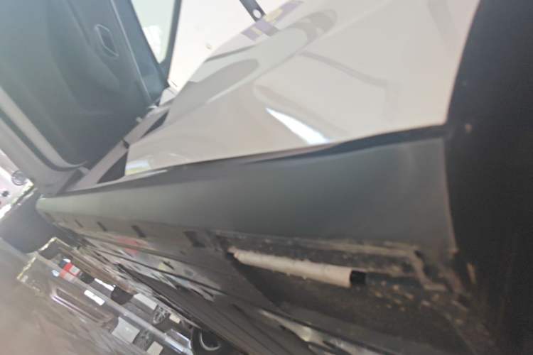 Used BYD Qin L 2026 DM-i 128KM Leading Edition Left Side Sill