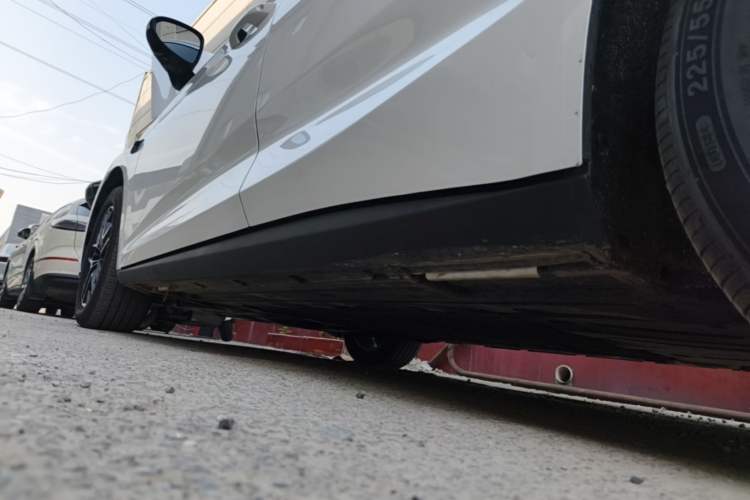 Used BYD Qin L 2026 Model DM-i 210KM Beyond Version Left Side Sill