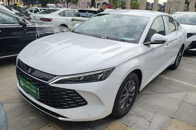 Ojetý BYD Qin L 2026 DM-i 128KM Progressive Edition