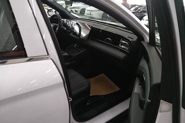 Used BYD Qin L 2026 DM-i 128KM Progressive Edition Right Front Seat