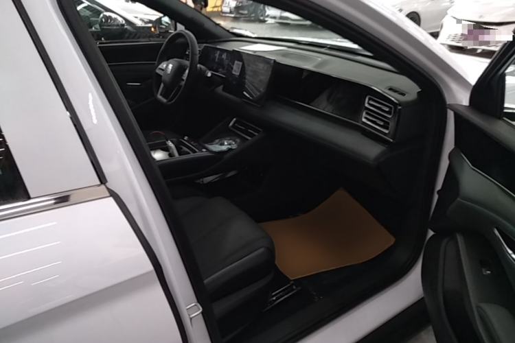 Used BYD Qin L 2026 DM-i 128KM Progressive Edition Right Front Seat
