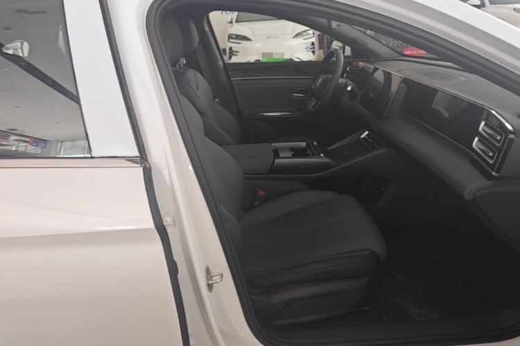 Used BYD Qin L 2026 DM-i 128KM Leading Edition Right Front Seat