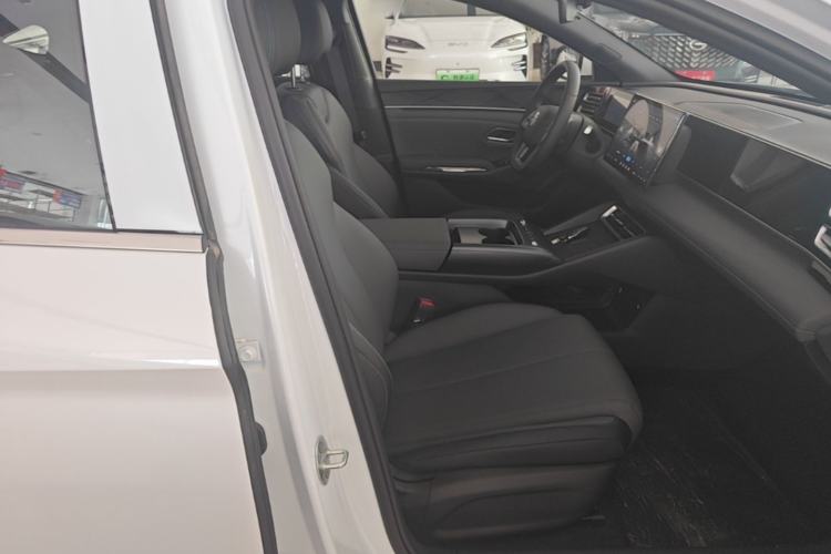 Used BYD Qin L 2026 DM-i 128KM Leading Edition Right Front Seat