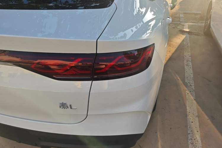 Used BYD Qin L 2026 DM-i 128KM Progressive Edition Right Rear Taillight