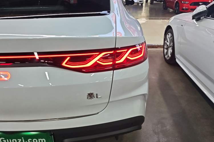 Used BYD Qin L 2026 DM-i 128KM Progressive Edition Right Rear Taillight