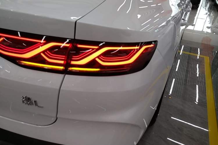 Used BYD Qin L 2026 DM-i 128KM Progressive Edition Right Rear Taillight