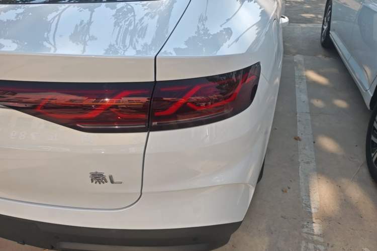 Used BYD Qin L 2026 DM-i 128KM Progressive Edition Right Rear Taillight