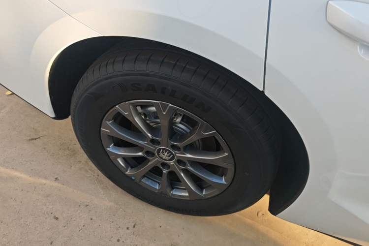 Used BYD Qin L 2026 DM-i 128KM Progressive Edition Right Rear Wheel Hub