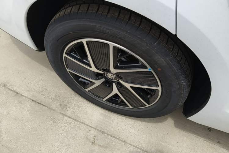 Used BYD Qin L 2026 DM-i 128KM Leading Edition Right Rear Wheel Hub