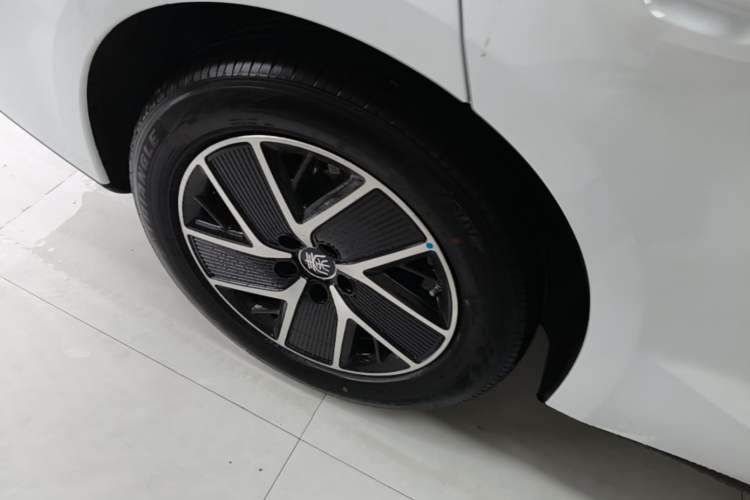 Used BYD Qin L 2026 DM-i 128KM Leading Edition Right Rear Wheel Hub