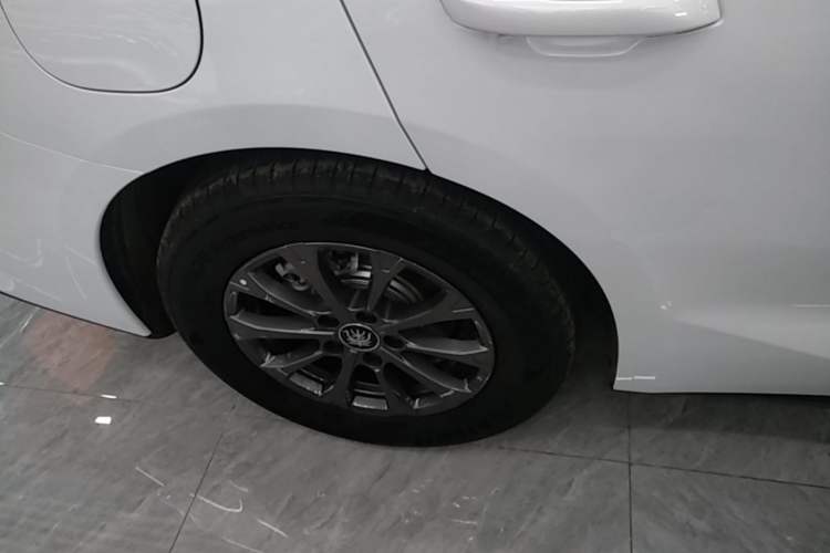 Used BYD Qin L 2026 DM-i 128KM Progressive Edition Right Rear Wheel Hub
