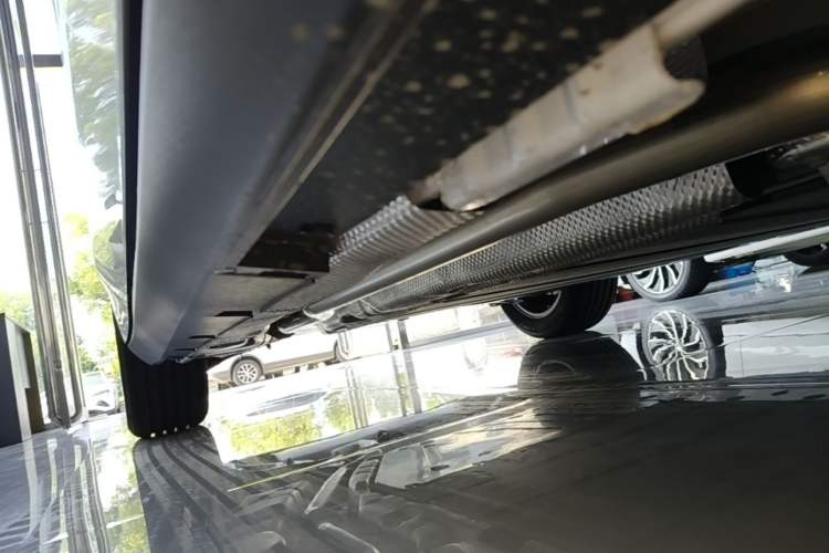 Used BYD Qin L 2026 DM-i 128KM Leading Edition Right Side Sill
