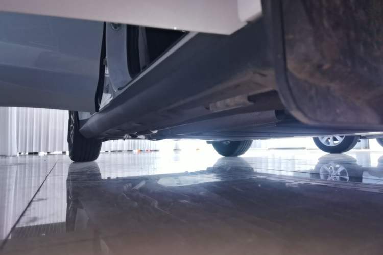 Used BYD Qin L 2026 DM-i 128KM Progressive Edition Right Side Sill