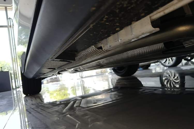 Used BYD Qin L 2026 DM-i 128KM Leading Edition Right Side Sill